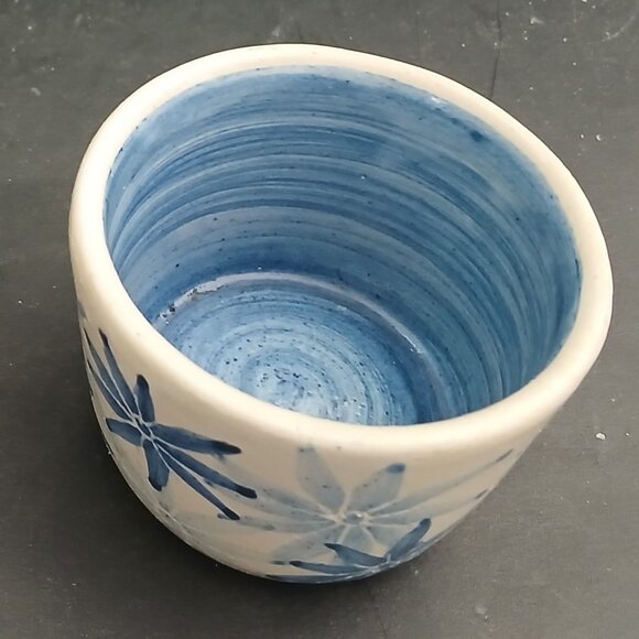 VTG Dorchester Pottery Sugar Bowl and Creamer Blue Stars Signed C.A.H. Set of 2 - Picture 10 of 12